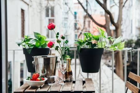 Flores Home Bari Bagian luar foto